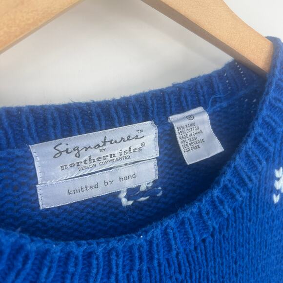 Vintage Hand-Knit Christmas Holiday Sweater Moose & Winter Scene Size Medium - Picture 4 of 6